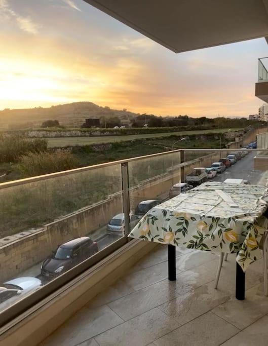 Sunset Bliss Luxury Apartment St. Paul's Bay Exteriör bild